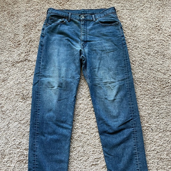 Levi 550 - Picture 1 of 5